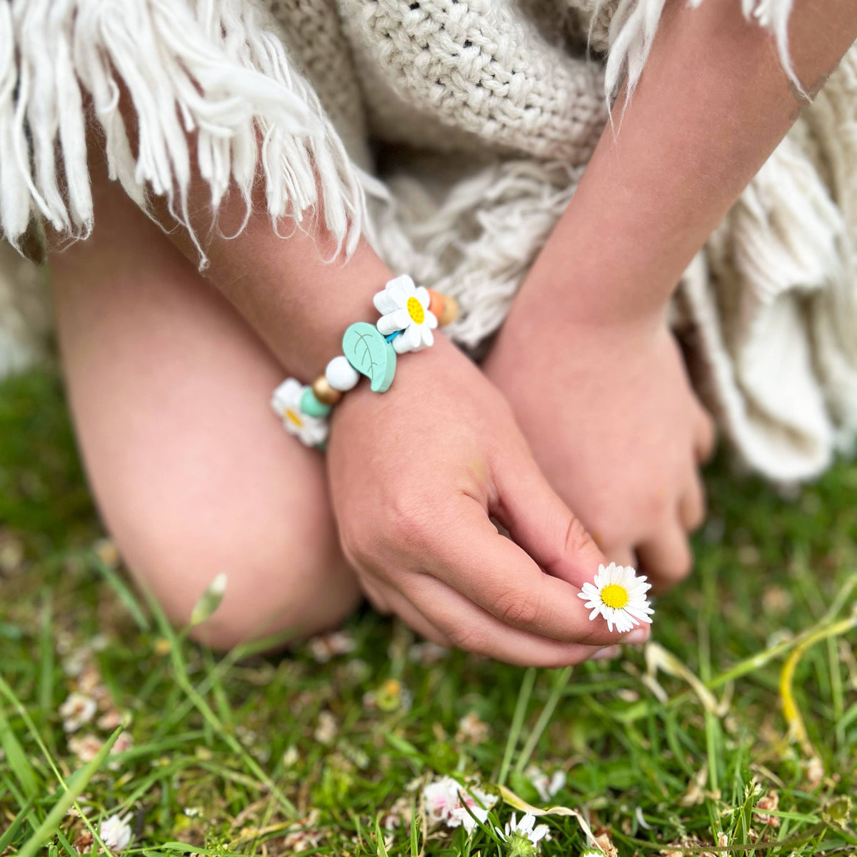 Cotton Twist: Make Your Own Daisy Chain Bracelet