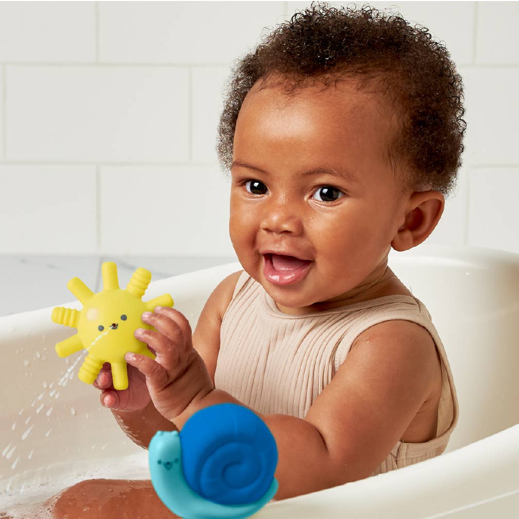 Itzy Ritzy - Itzy Splash Gift Set, Soft Bath & Water Toys