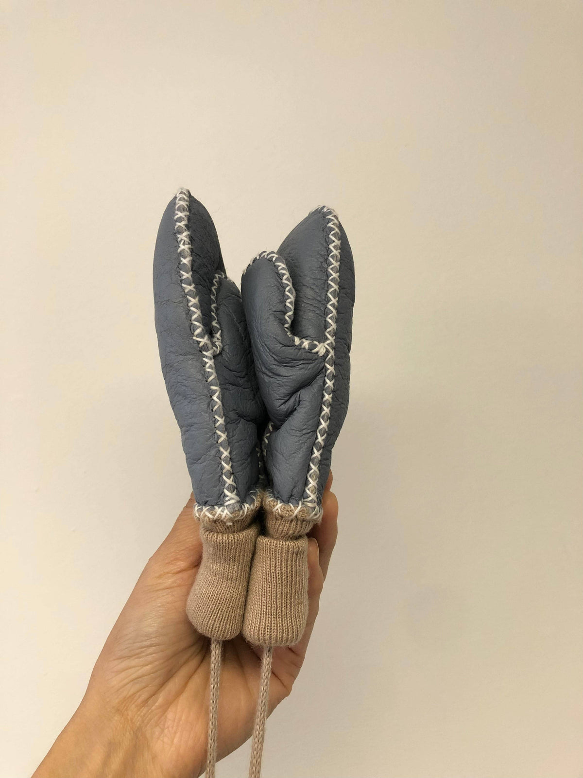 Billy Bamboo - KIDS SHEARLING MITTENS: Holly red
