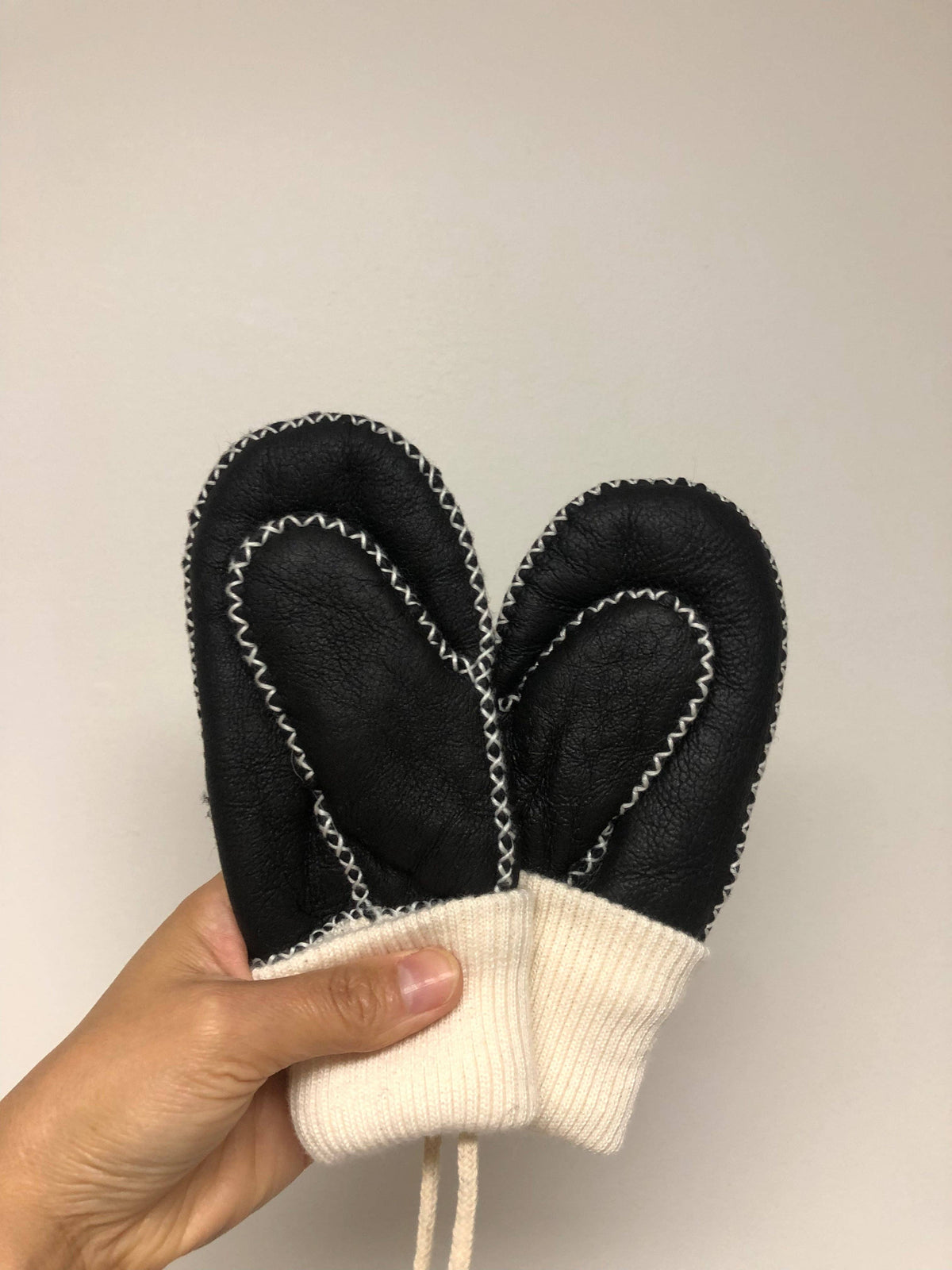 Billy Bamboo - KIDS SHEARLING MITTENS: Holly red