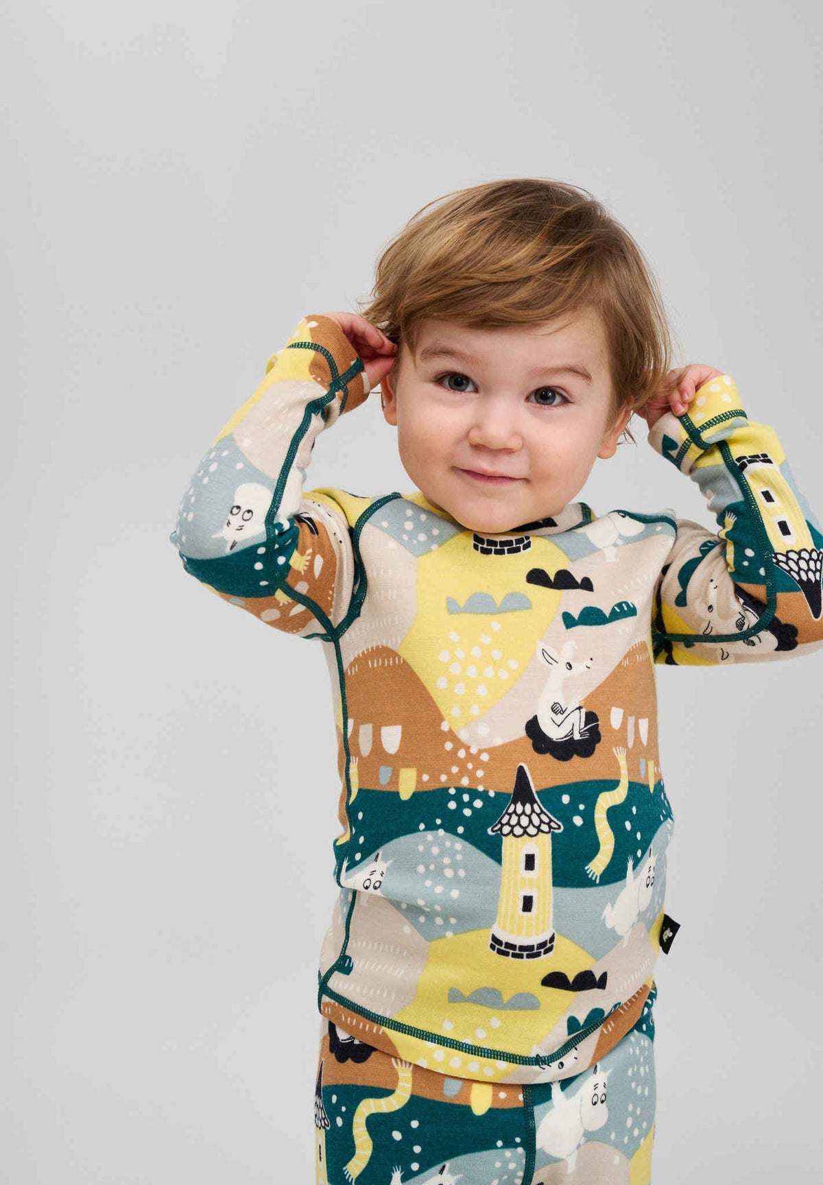 Reima Wool & Bamboo Thermal Set, Moomin Trivsam, Deeper Green – Side View