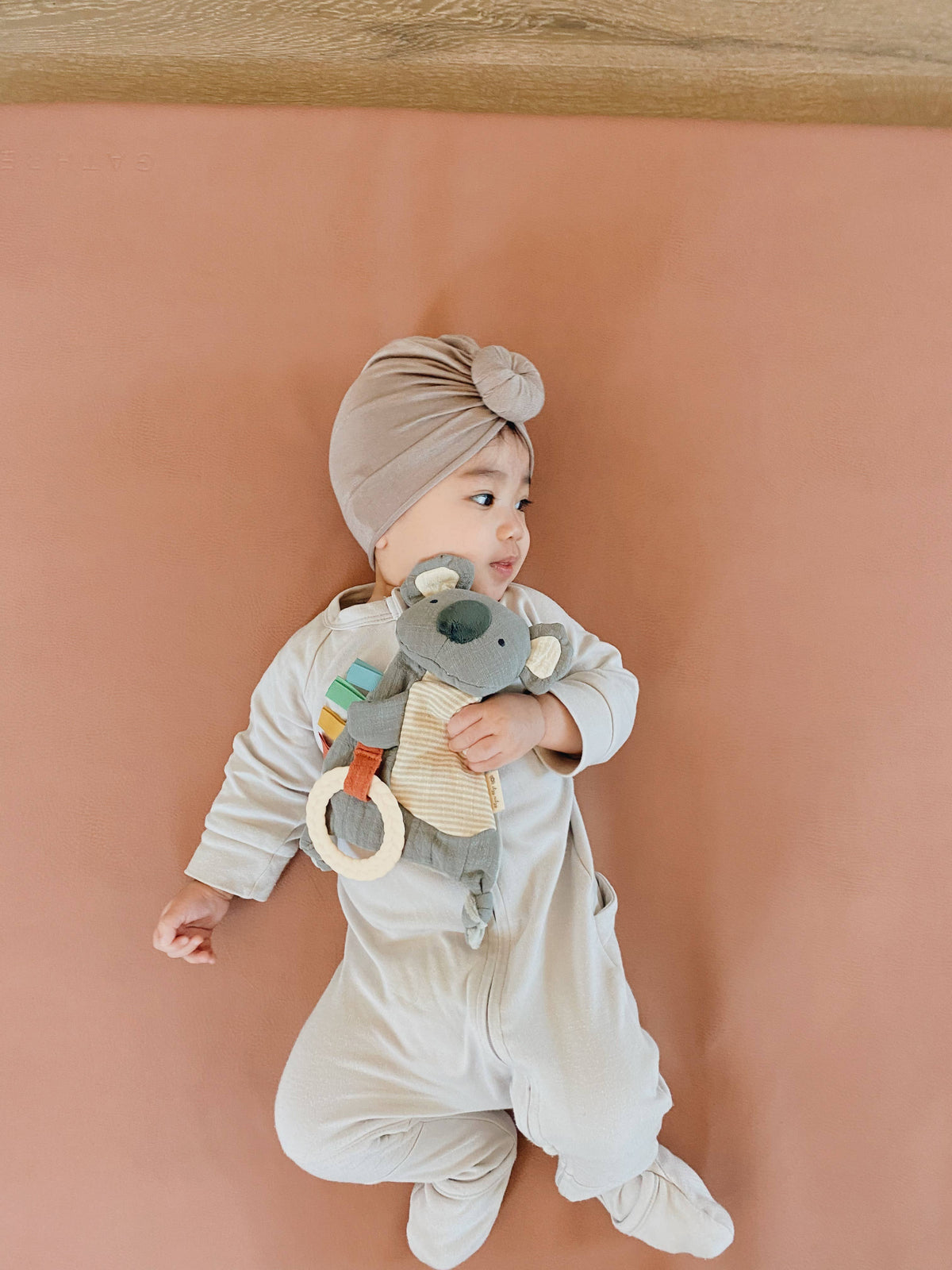 Itzy Ritzy - Bitzy Crinkle Sensory Toy with Teether