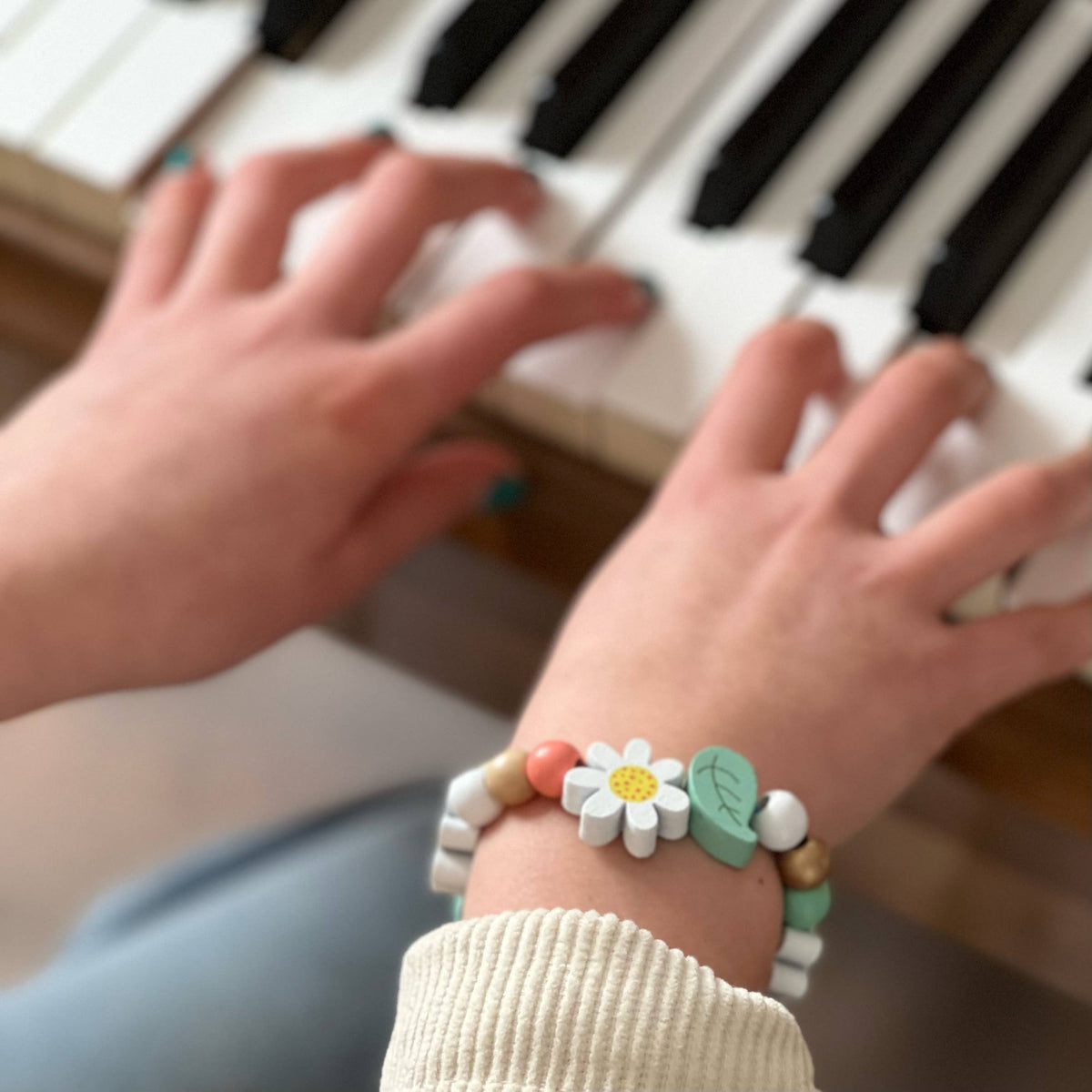 Cotton Twist: Make Your Own Daisy Chain Bracelet