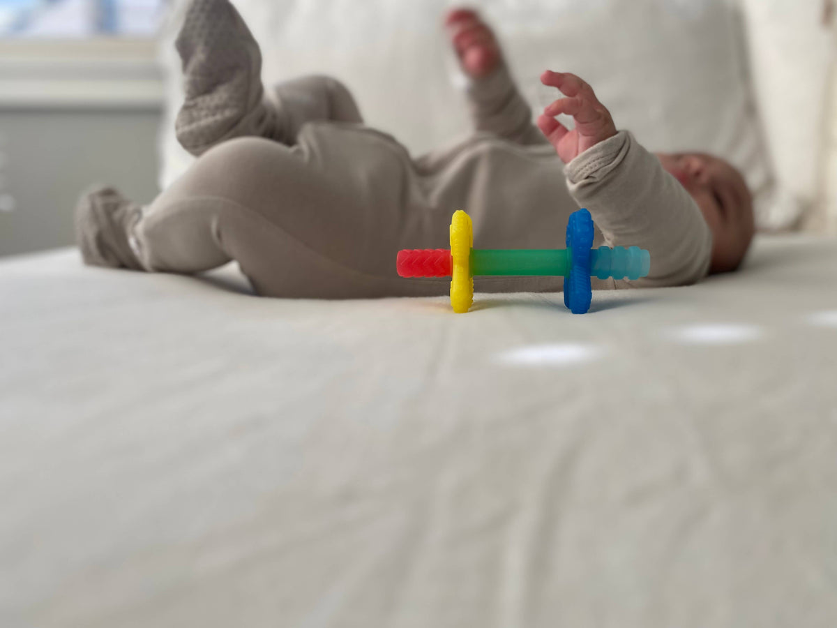 Itzy Ritzy - Teensy Tube Teether
