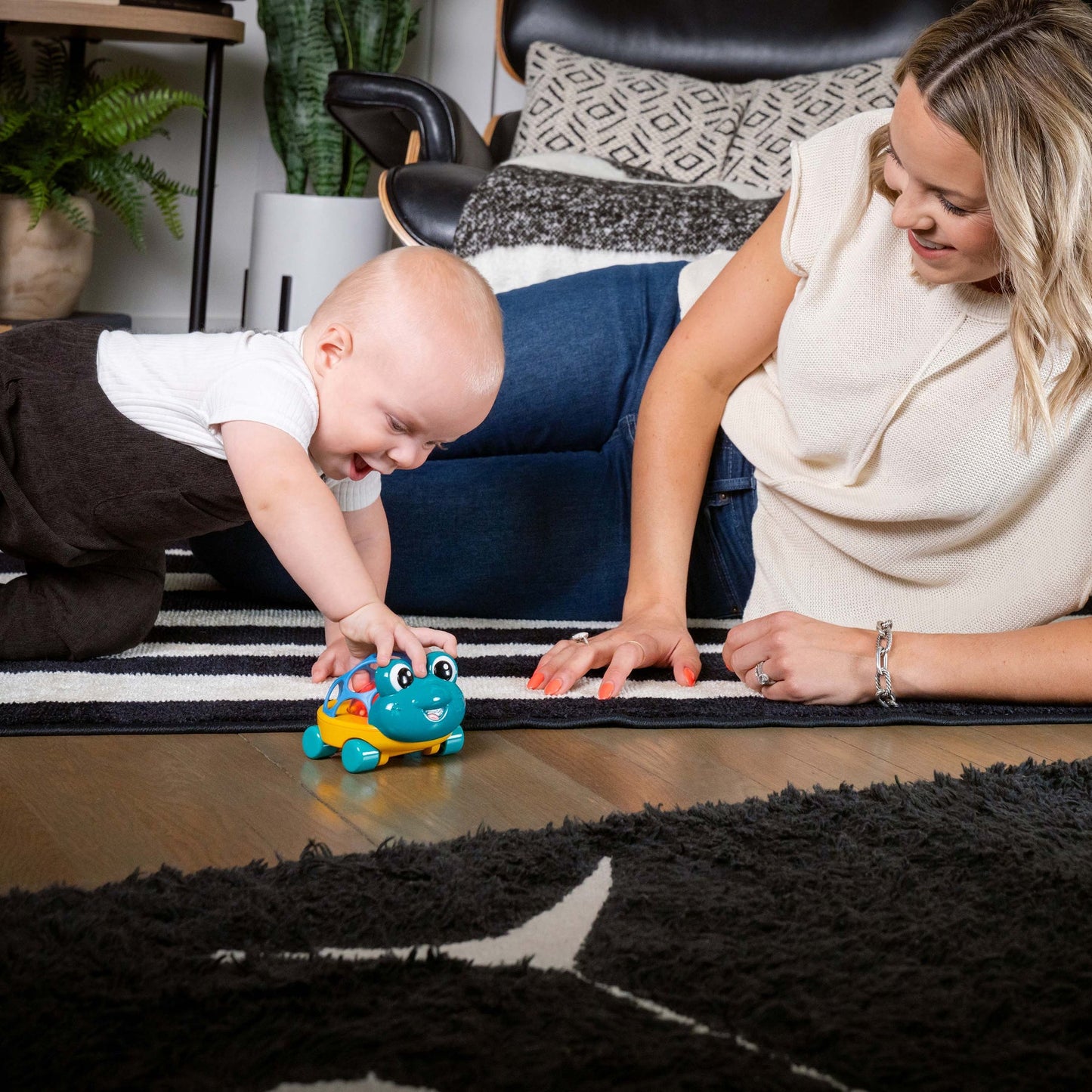 BABY EINSTEIN - Oball Curious Car & Rattle - Neptune