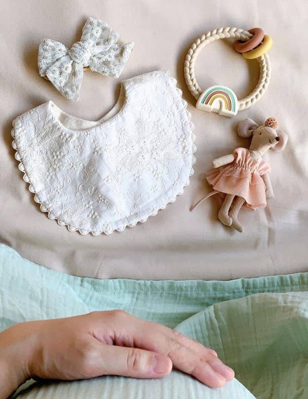 Itzy Ritzy -  Ritzy Rattle™ Silicone Teether Rattles: Highland Cow