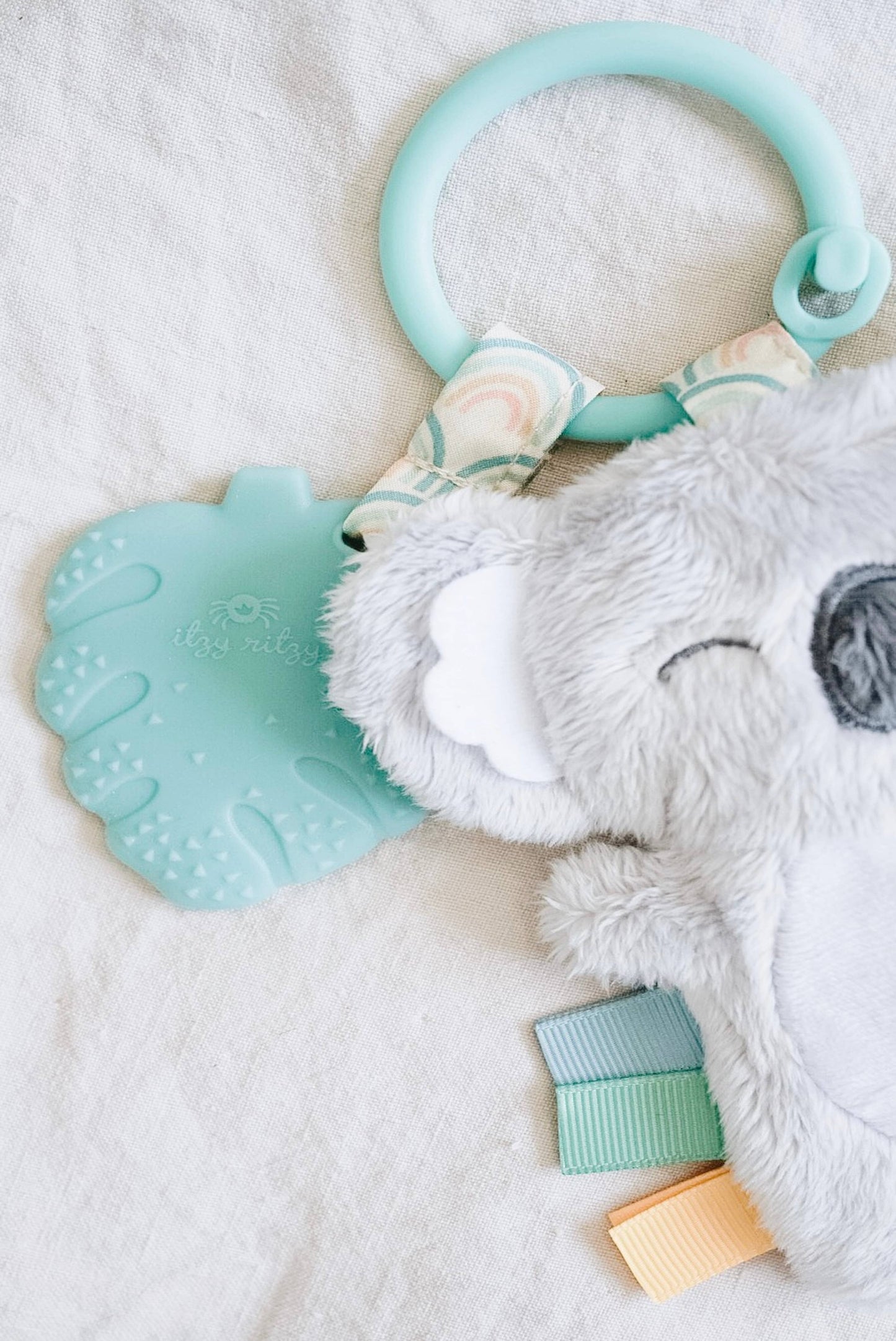 Itzy Ritzy - Itzy Pal™ Plush + Teether: Avocado