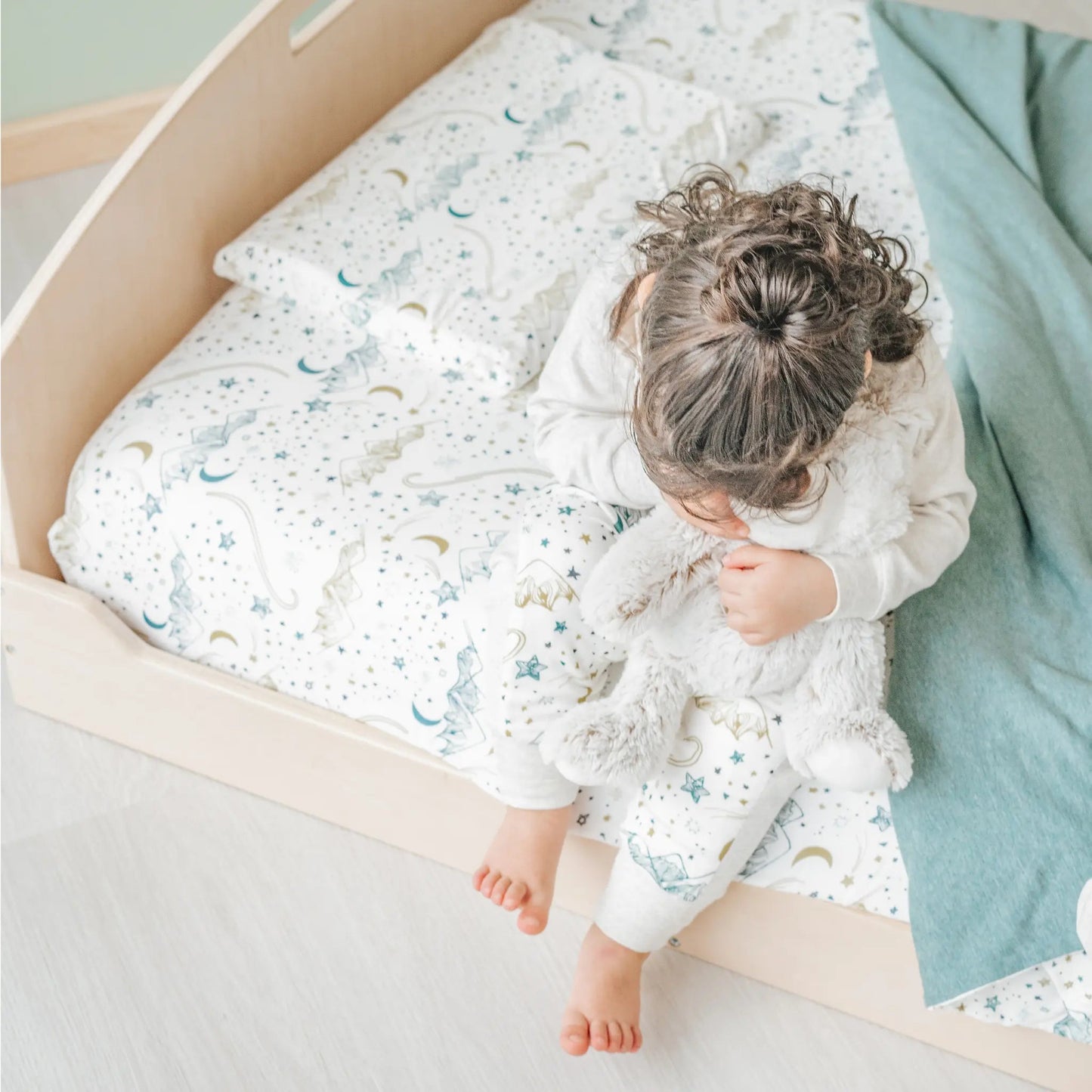 CHERRY - Montessori Floor Bed with Shelves