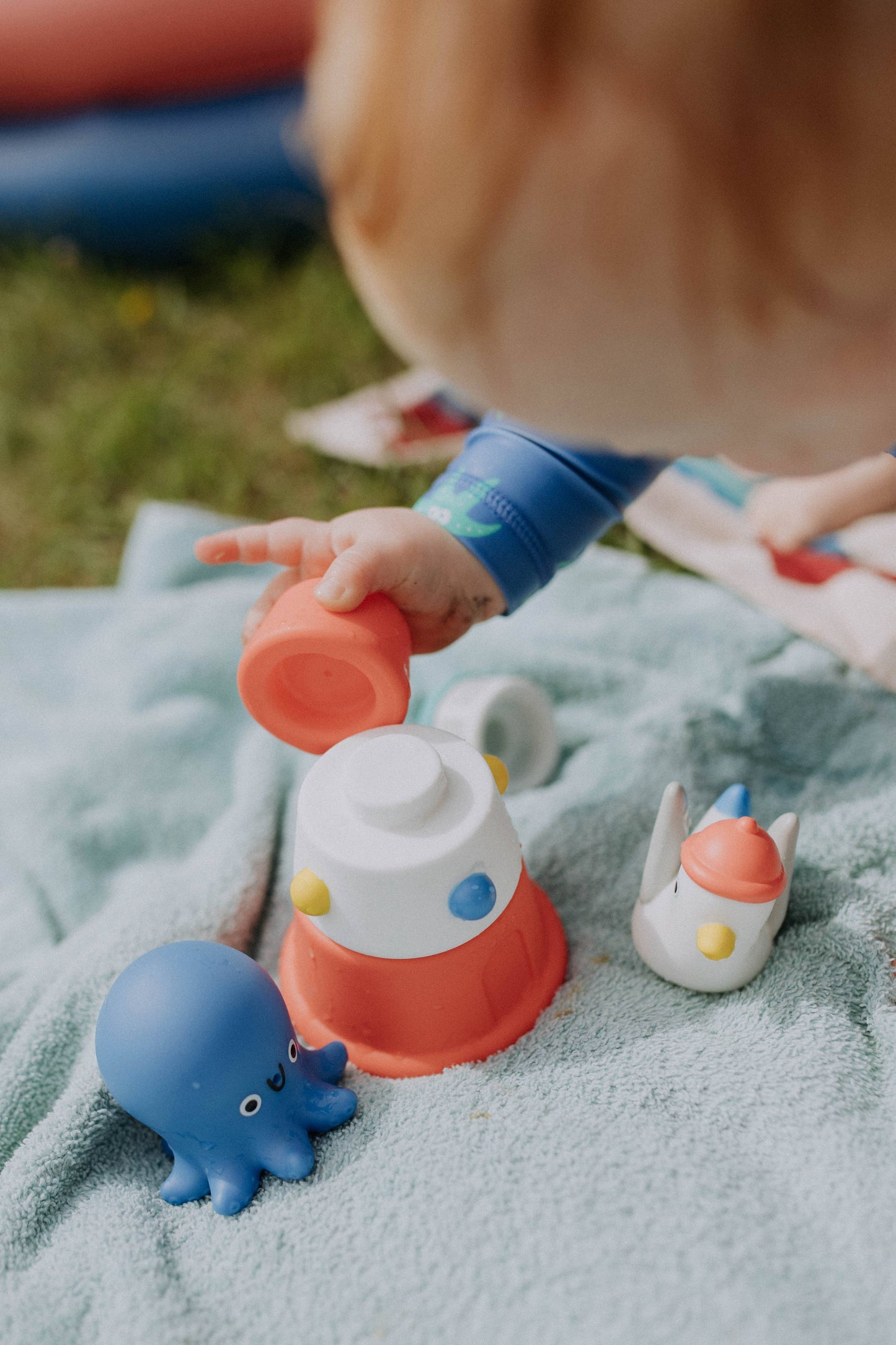 Itzy Ritzy - Itzy Stack & Squirt Bath + Water Toy