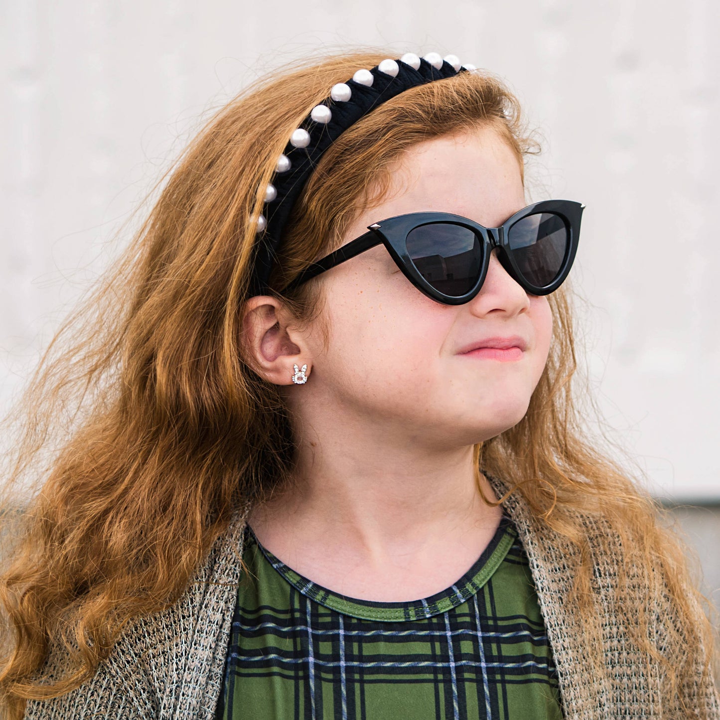 Frog Sac - Black Velvet Wrapped Pearl Headband