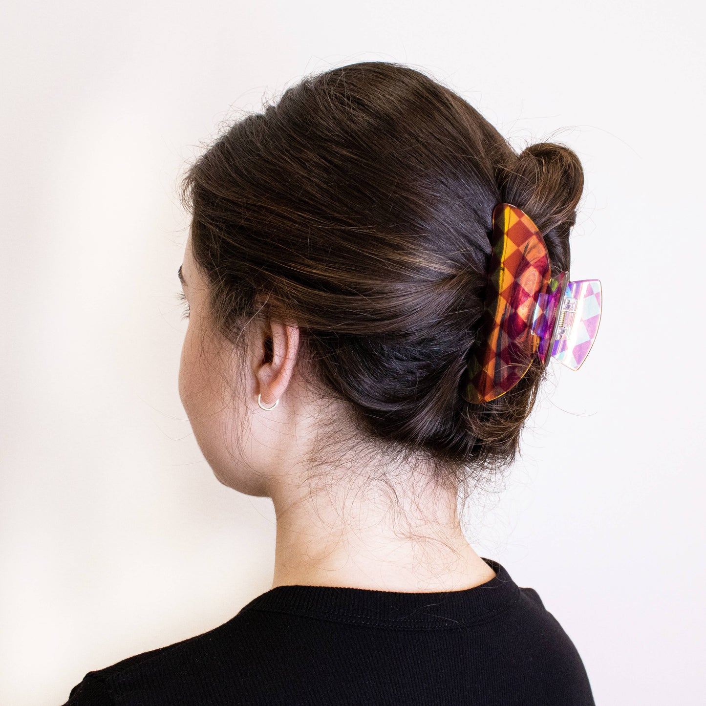 Frog Sac - Medium Round Iridescent Checkered Hair Claw Clip