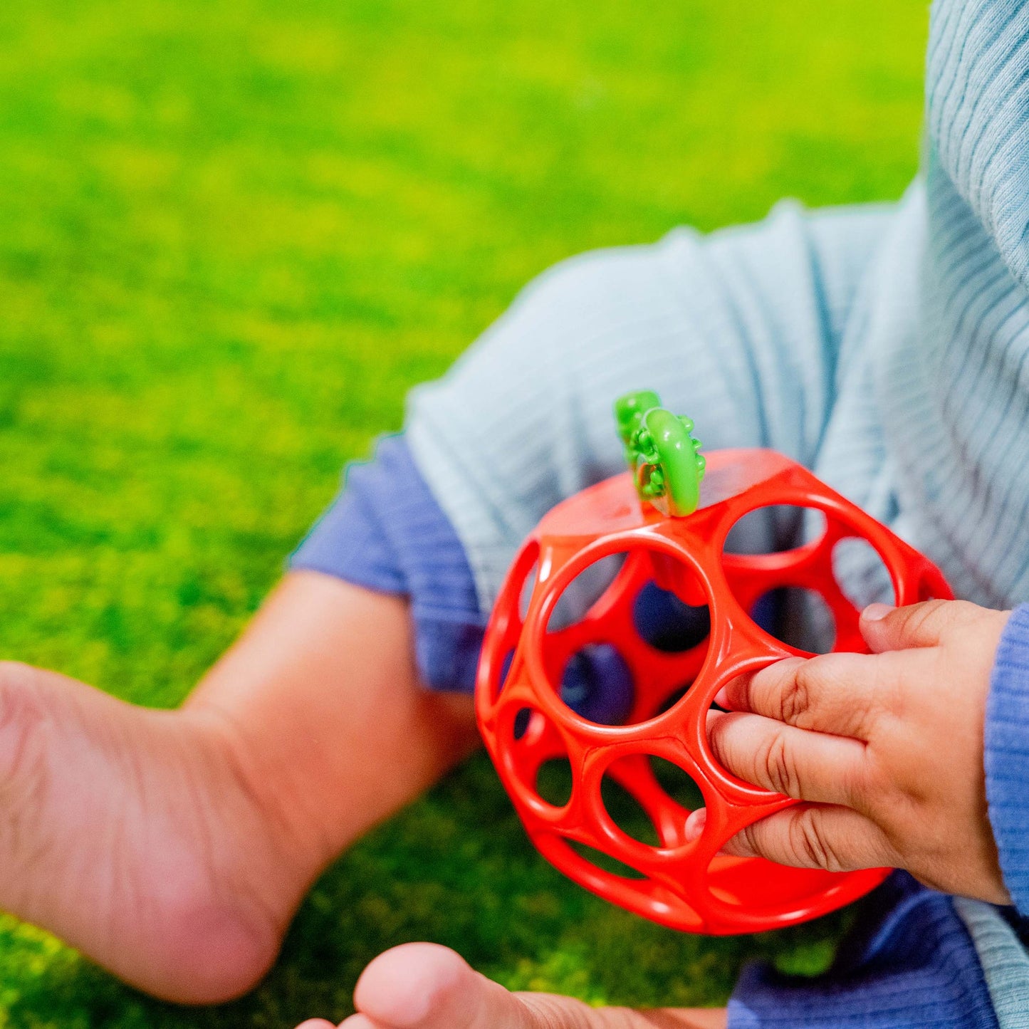 BRIGHT STARTS - Hold My Own Easy-Grasp Teether Toy - Apple