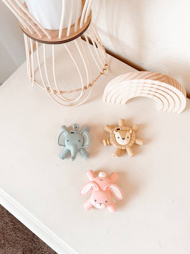 Itzy Ritzy - Ritzy Teether™ Baby Molar Teether: Lion