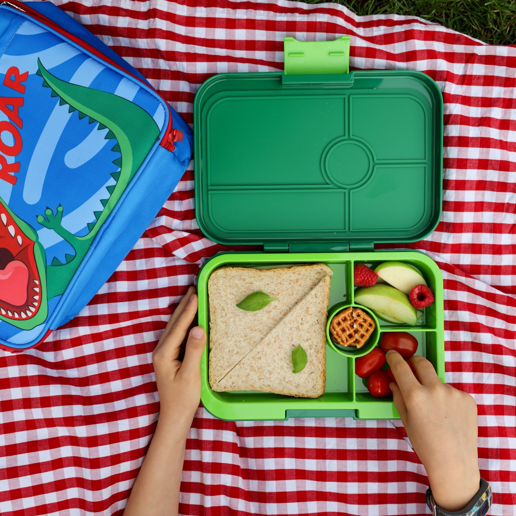 Yumbox-Tapas-leakproof-bento-box-sandwich-large-appetite-packed-lunch-picnic