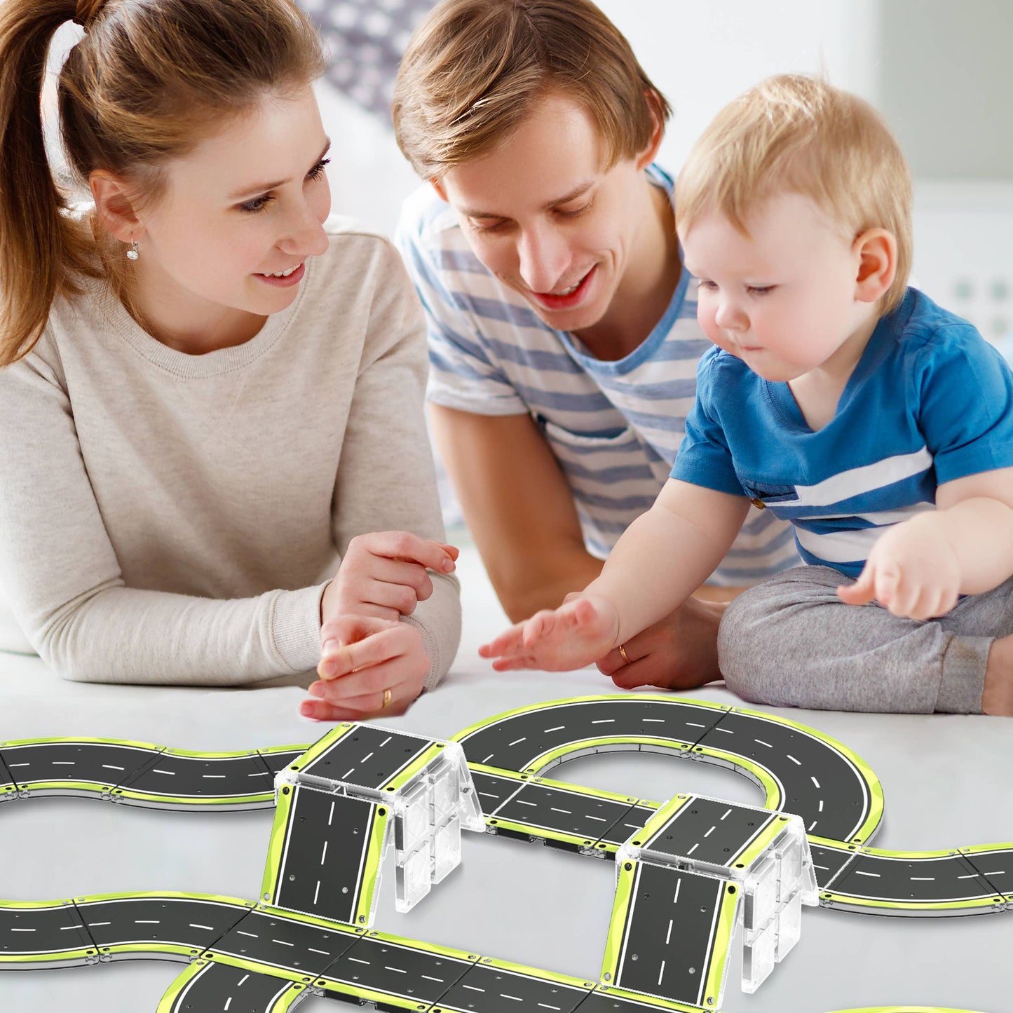 PicassoTiles 16pc Magnetic Car Track Speedway Set
