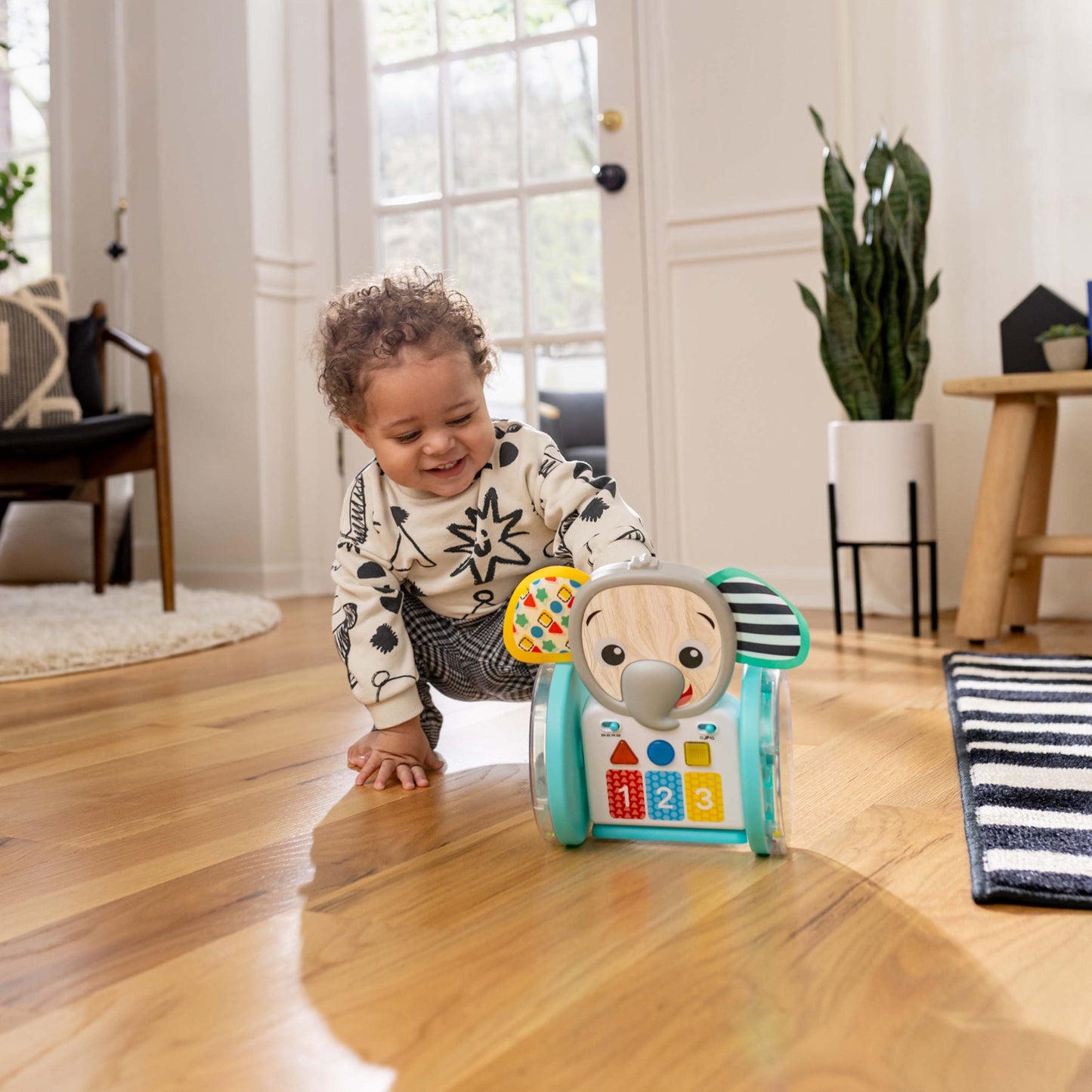 BABY EINSTEIN - Chase + Tap Earl Interactive Crawling Toy