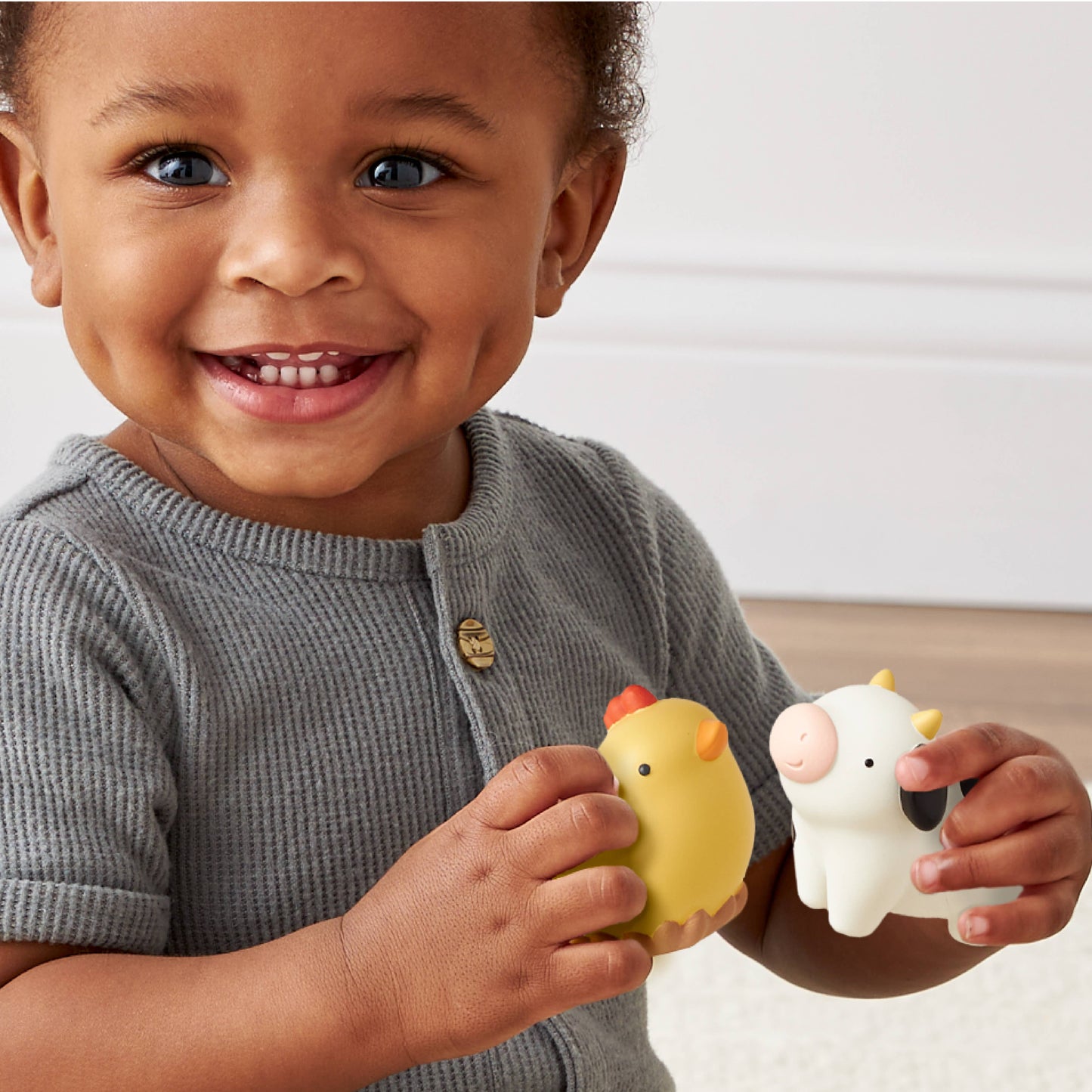 Itzy Ritzy - Itzy Play Barn - Spill and Fill Activity Toy