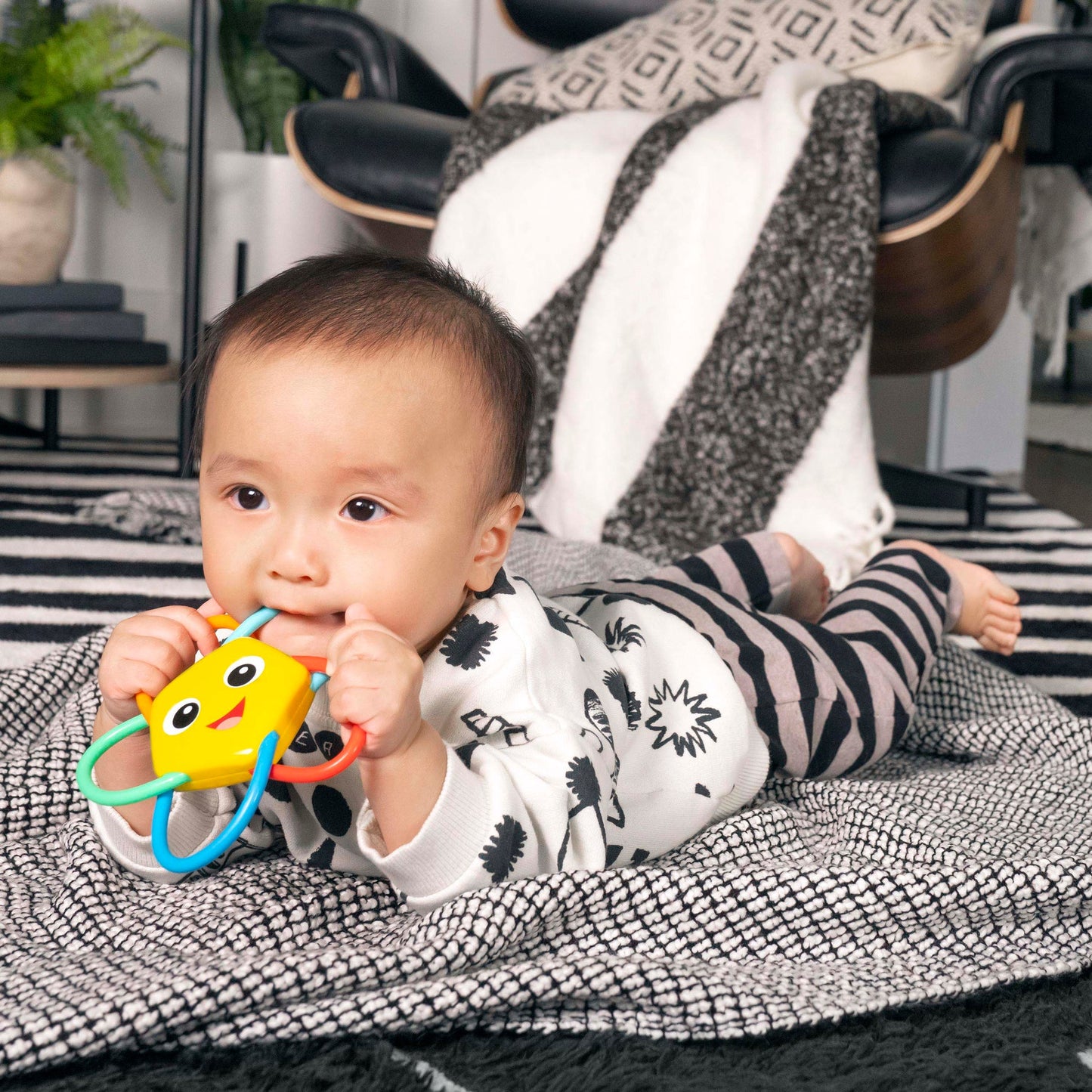 BABY EINSTEIN - Soothing Star™ Teether & Rattle Toy