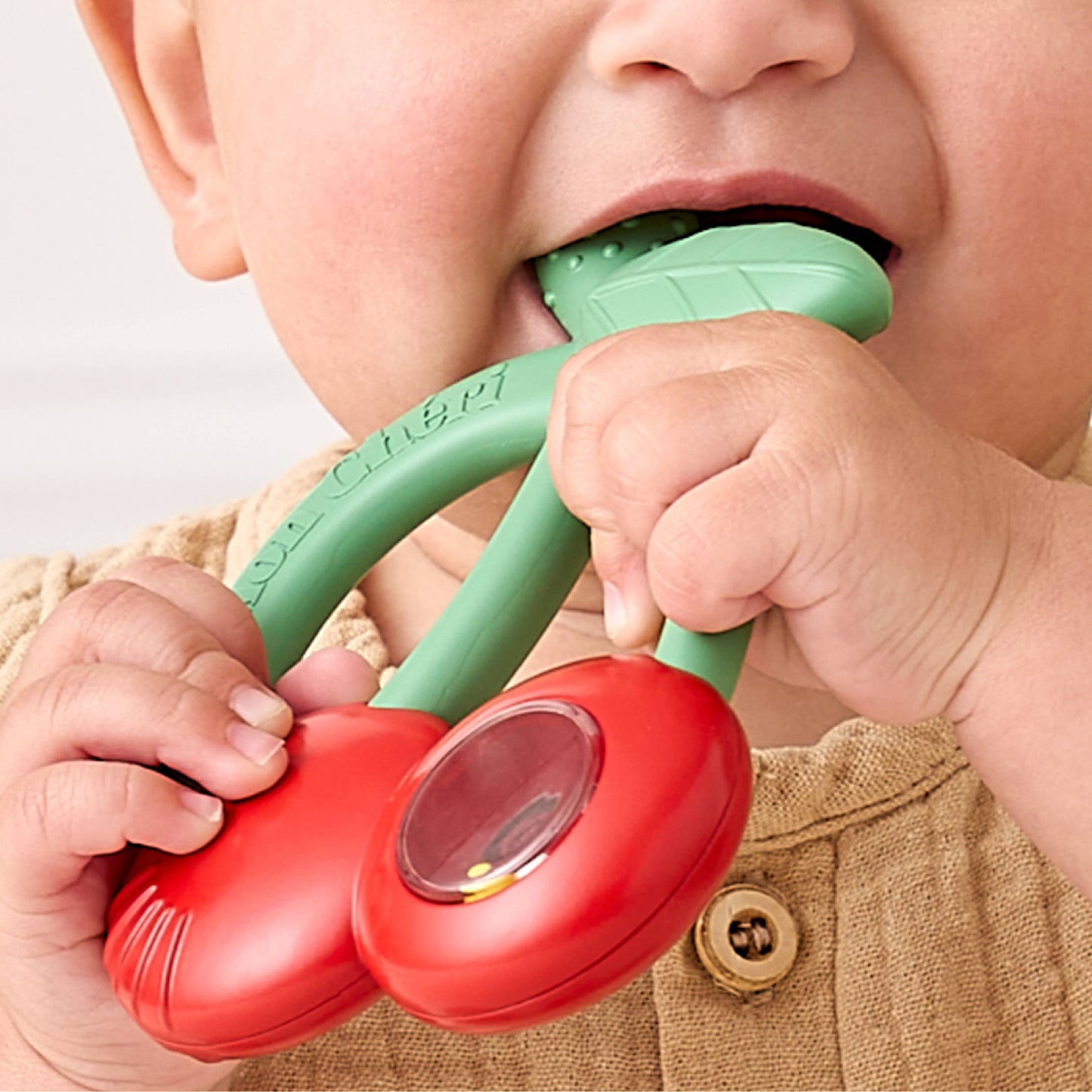 Itzy Ritzy - Bitzy Shake - Silicone Teether with Rattle