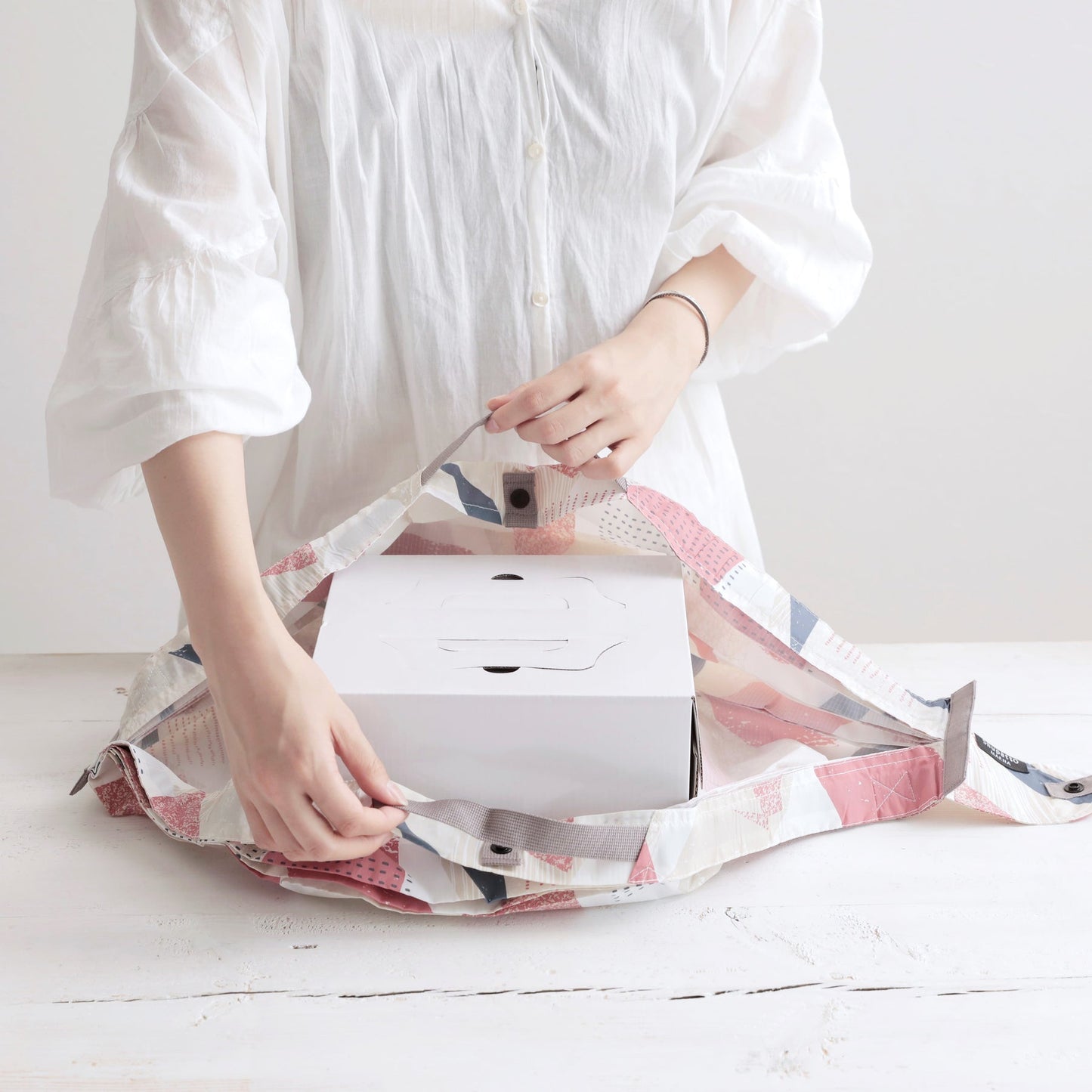 Shupatto Bag - One-Pull Foldable Bag - Hagire (Medium)